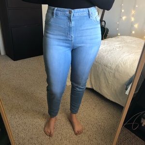 stretchy cpink light wash skinny jeans